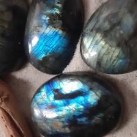 Labradorite en Galet - 6 à 7cm