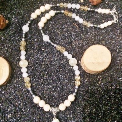 Collier de Howlite aide au règime alimentaire