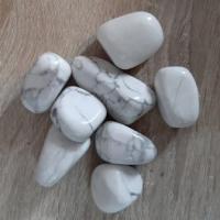 Howlite en pierres roulees