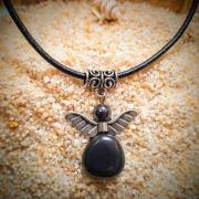 Pendentif ange de protection magnetite hematite