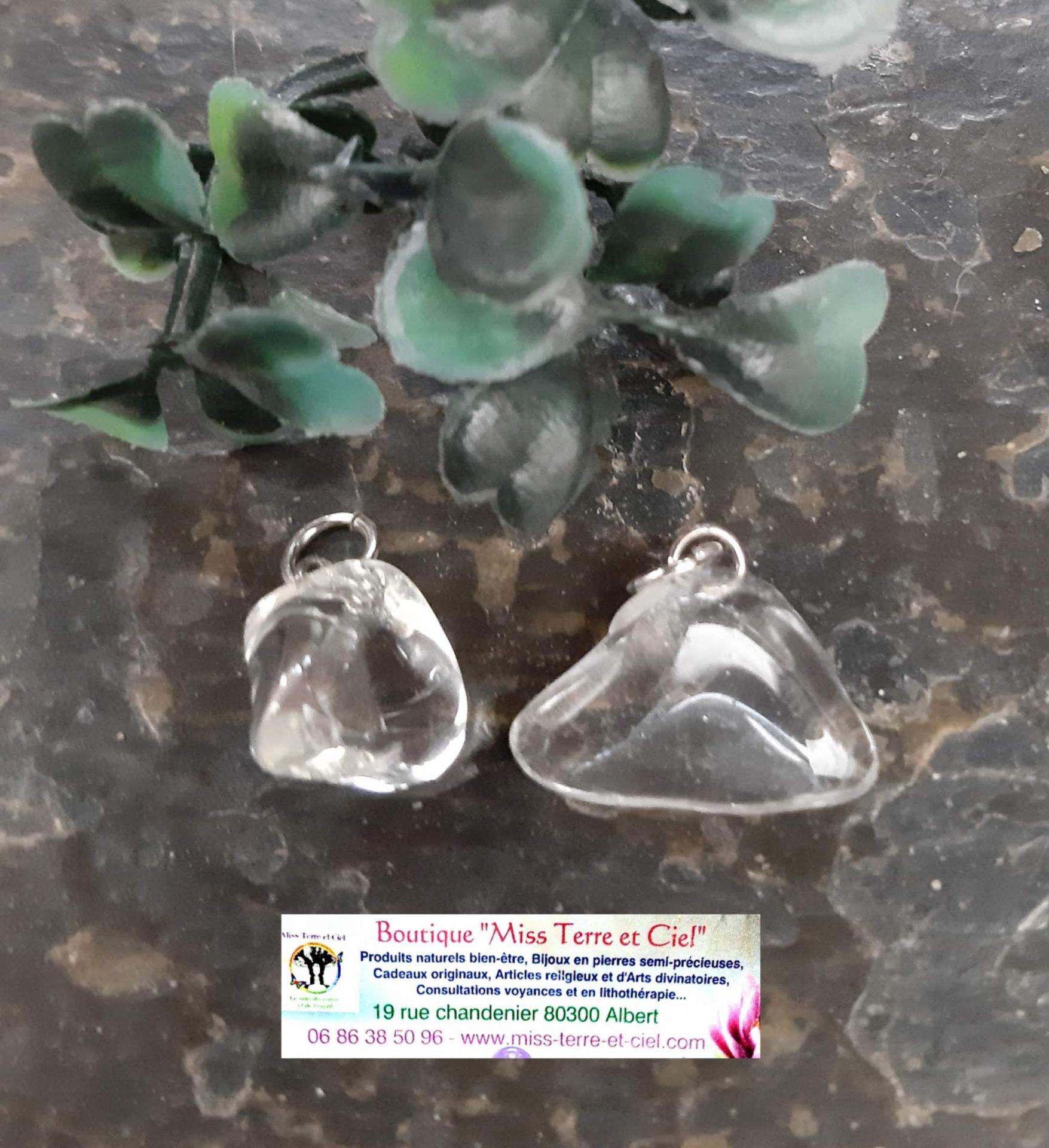 Pendentif en cristal de roche pierres roulees