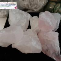 Pierres brutes de quartz rose