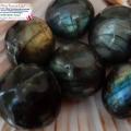 Pierres roulees de labradorite 2