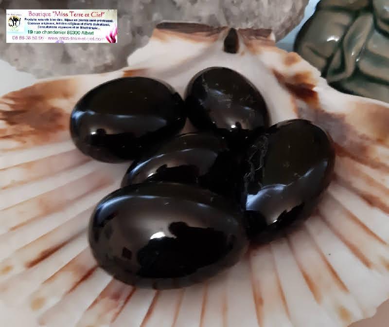 Pierres roulees de tourmaline