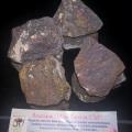 pierres brutes de magnétite